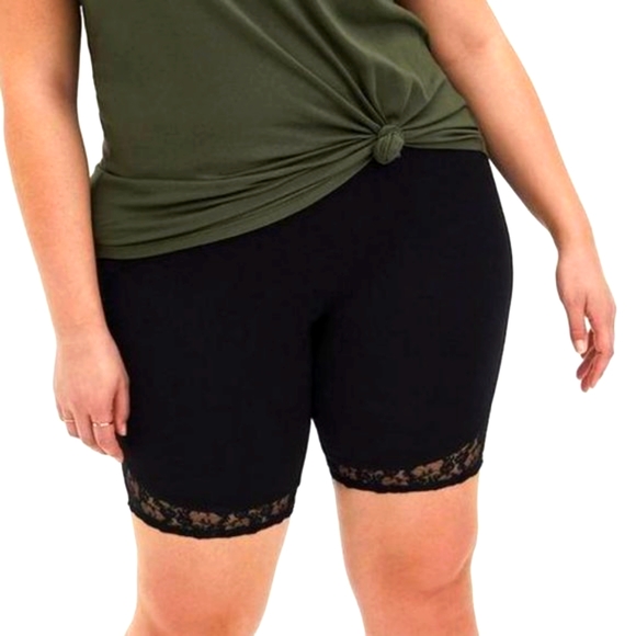 ❤️NWT VINTAGE TORRID BERMUDA BIKE SHORT - LACE SIDE INSET - 9" INSEAM  PLUS SIZE - Picture 7 of 10